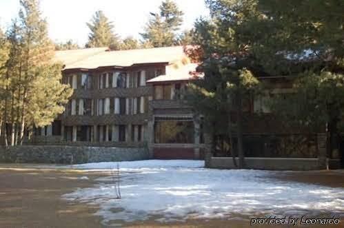 Senator Pine N Peak Hotel Pahalgam Exterior photo