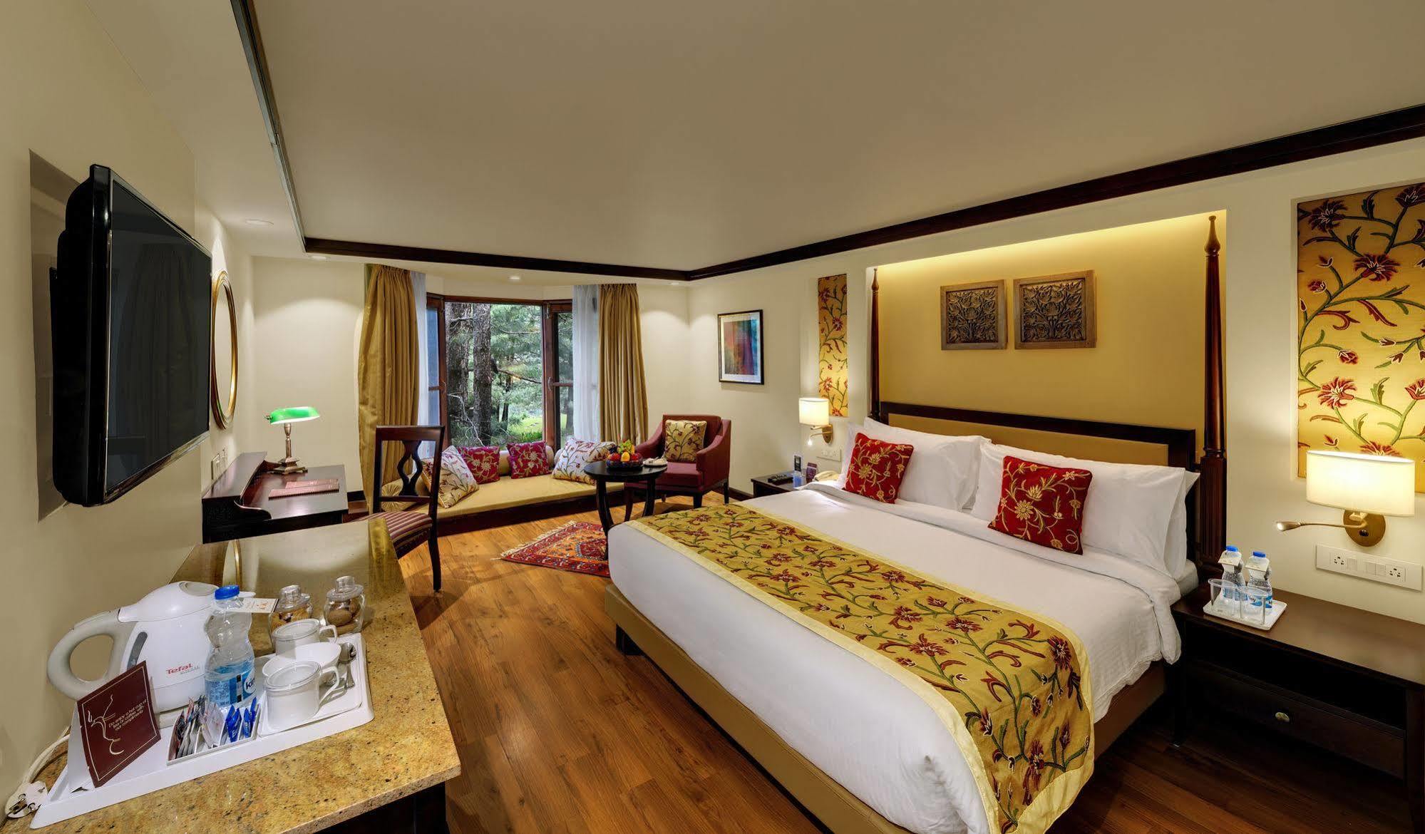 Senator Pine N Peak Hotel Pahalgam Exterior photo