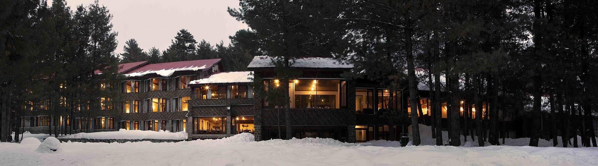 Senator Pine N Peak Hotel Pahalgam Exterior photo